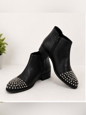 Steve Madden Black Leather Studded Ankle Booties Women’s Size 9